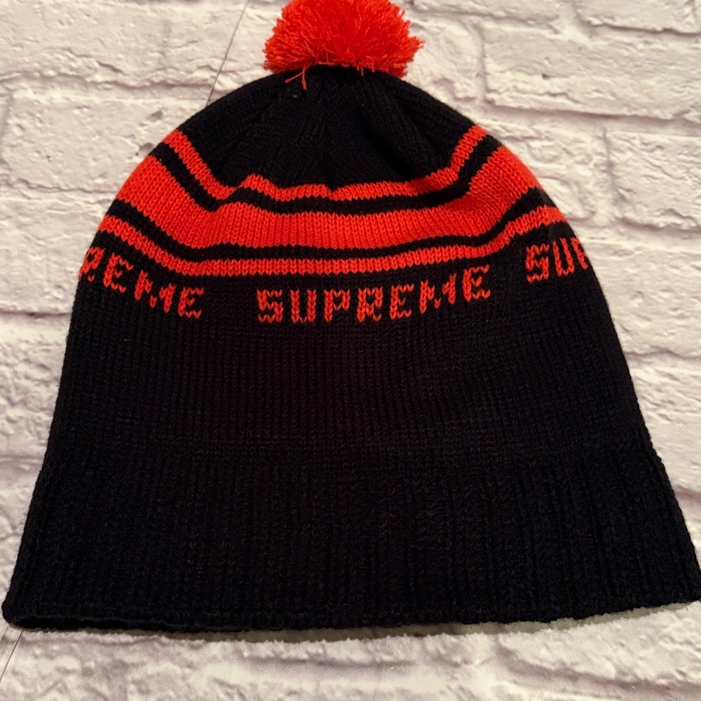 Supreme Black and Red Beanie authentic